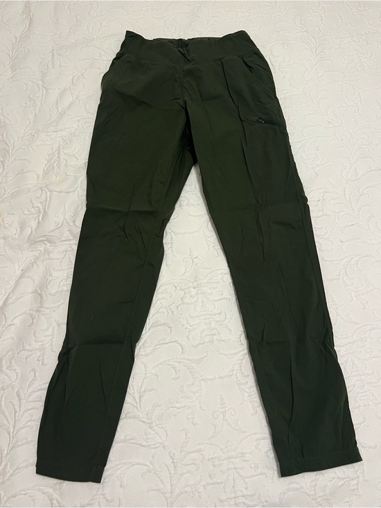 Mountain Hardwear Pants - Mountain Hardwear Women's Dynama Straight Leg Pants in Dark Green size XS